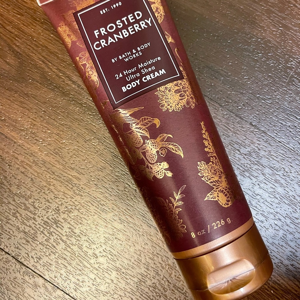 Bath and body works frosted cranberry body cream